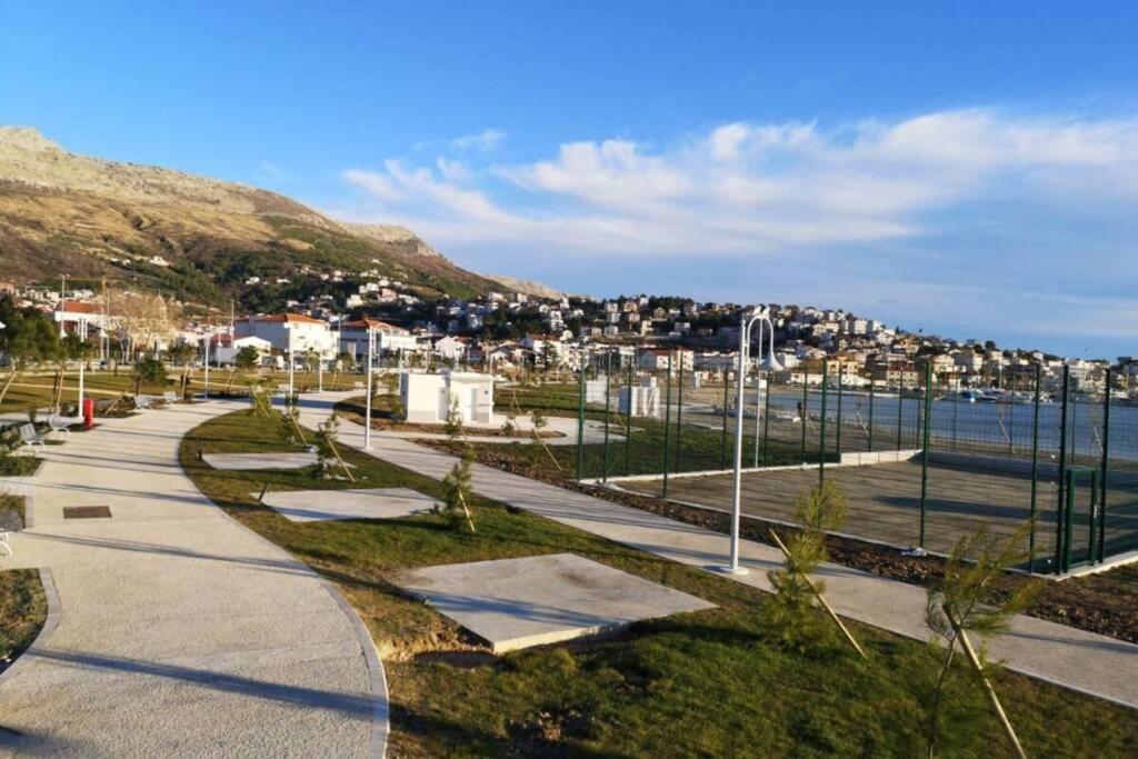 Apartman Hill Подстрана Екстериор снимка
