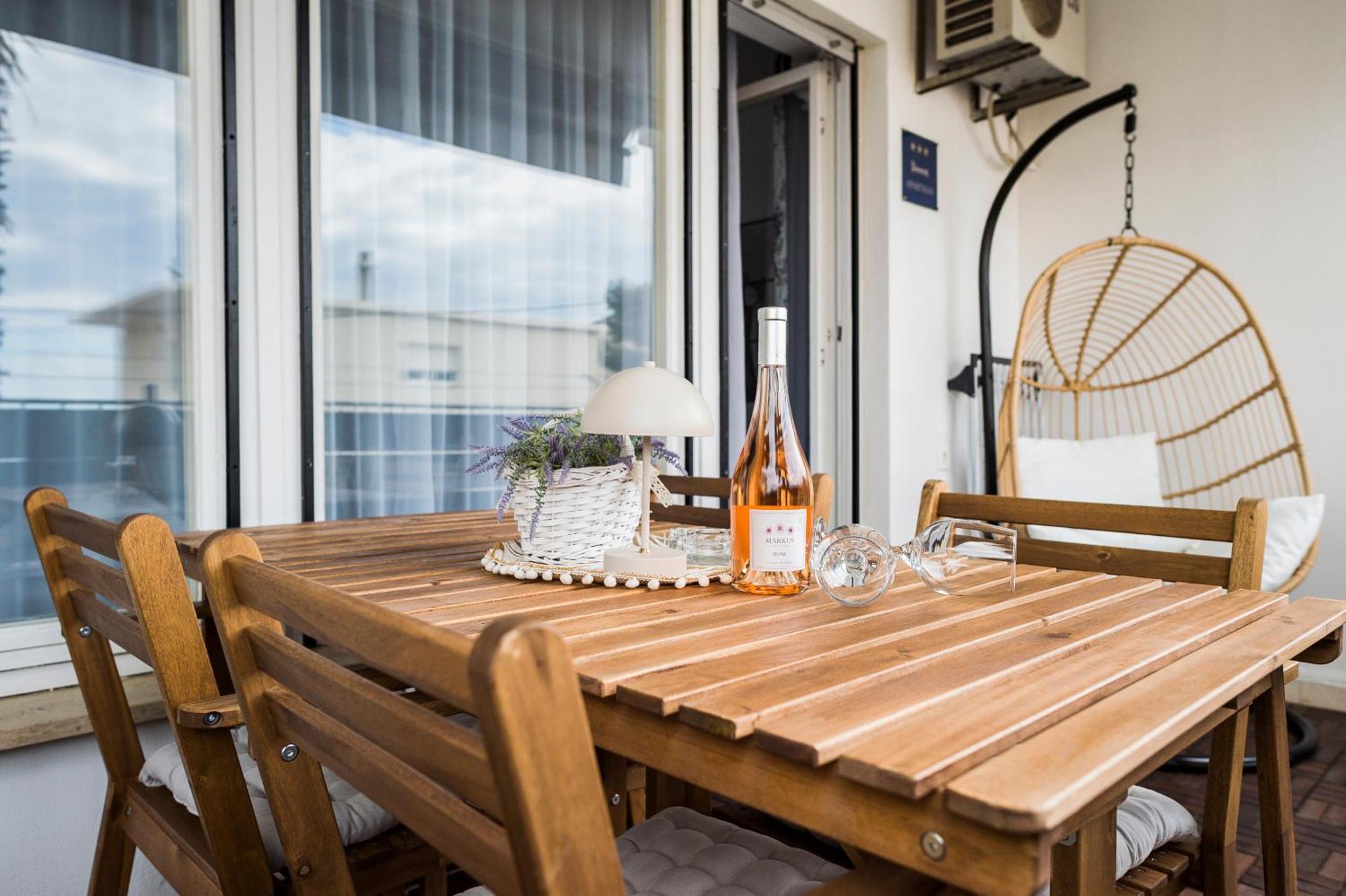 Apartman Hill Подстрана Екстериор снимка