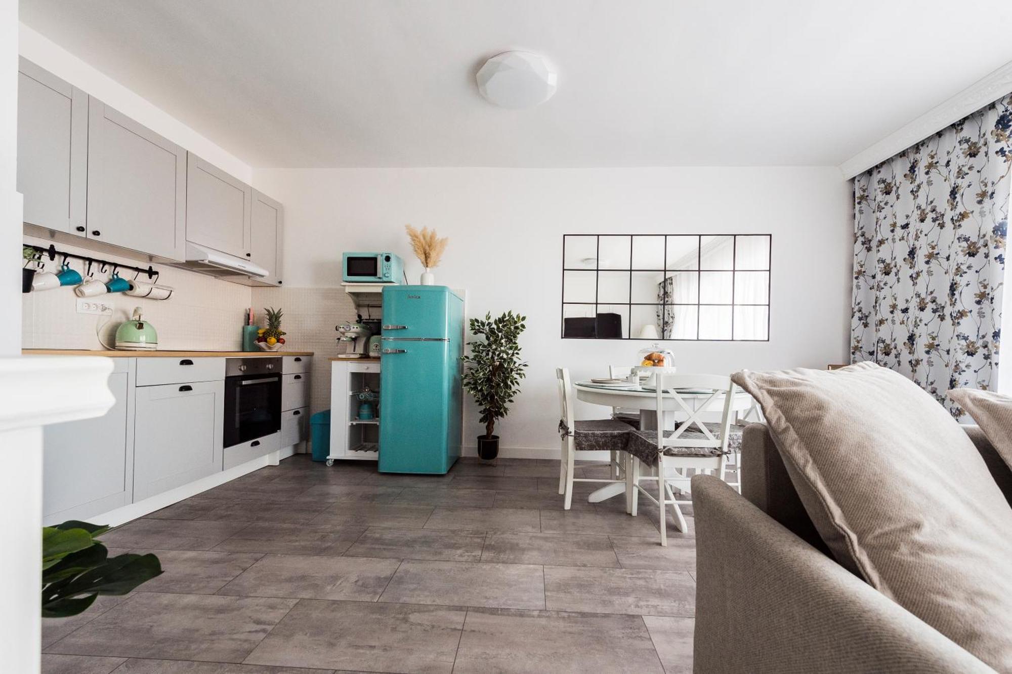 Apartman Hill Подстрана Екстериор снимка