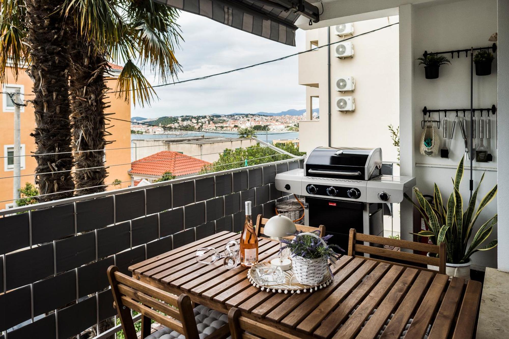 Apartman Hill Подстрана Екстериор снимка