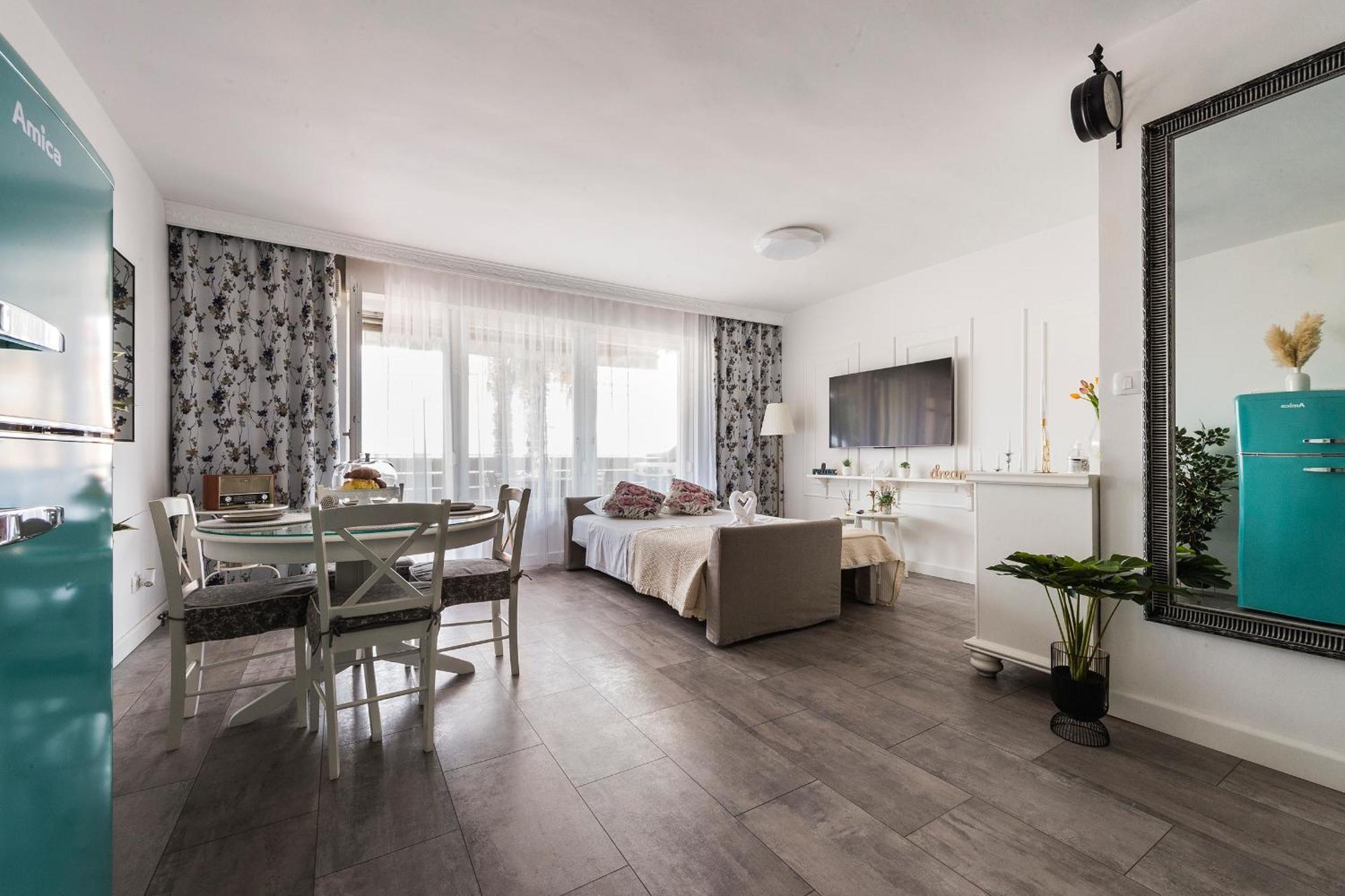 Apartman Hill Подстрана Екстериор снимка