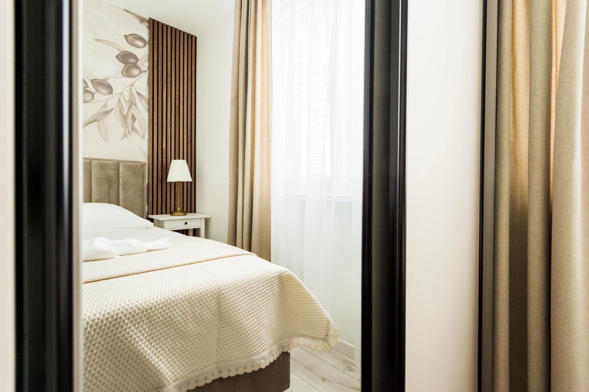 Apartman Hill Подстрана Екстериор снимка